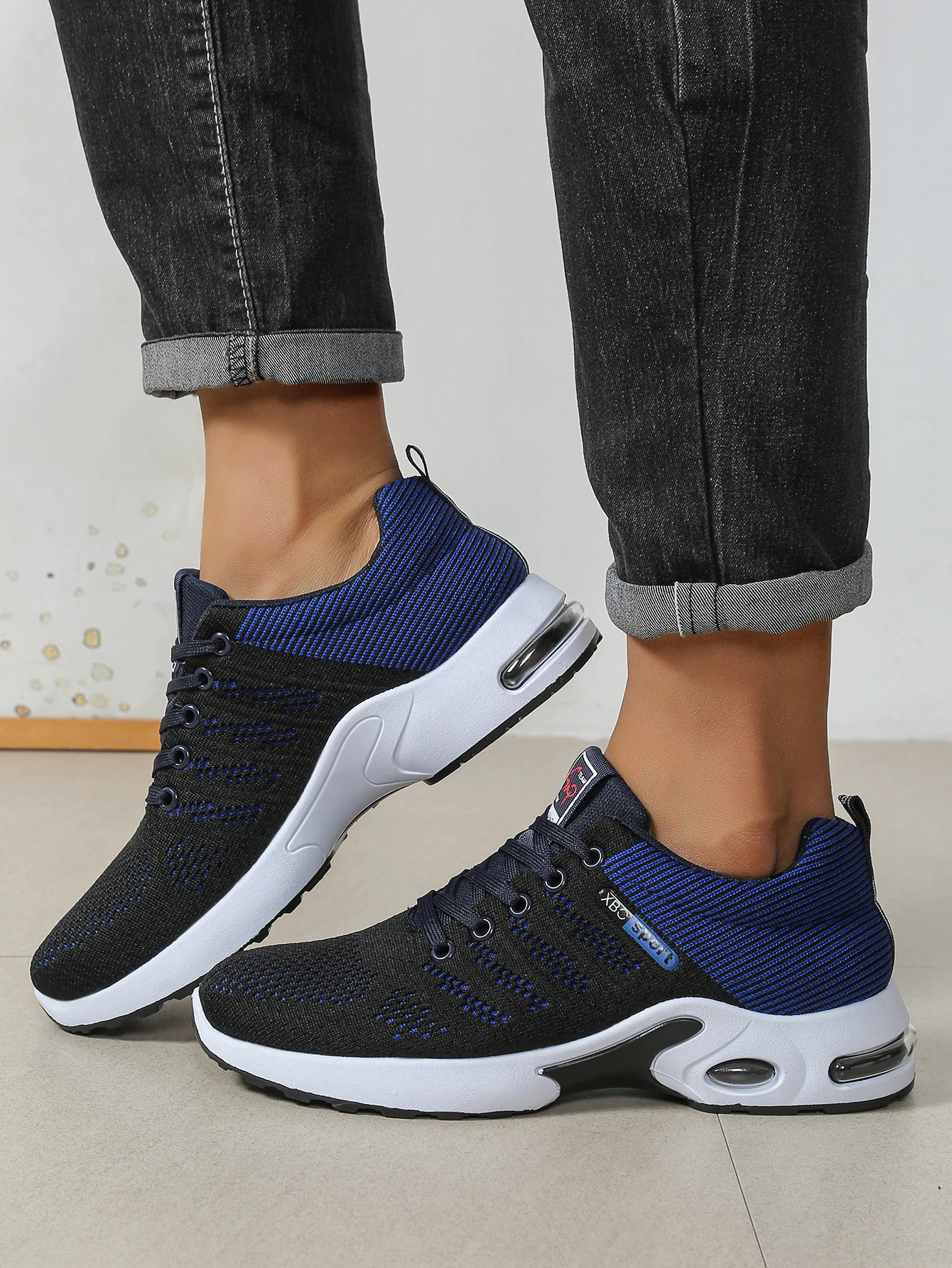 Men's casual sports shoes, breathable mesh lace-up versatile sports shoes